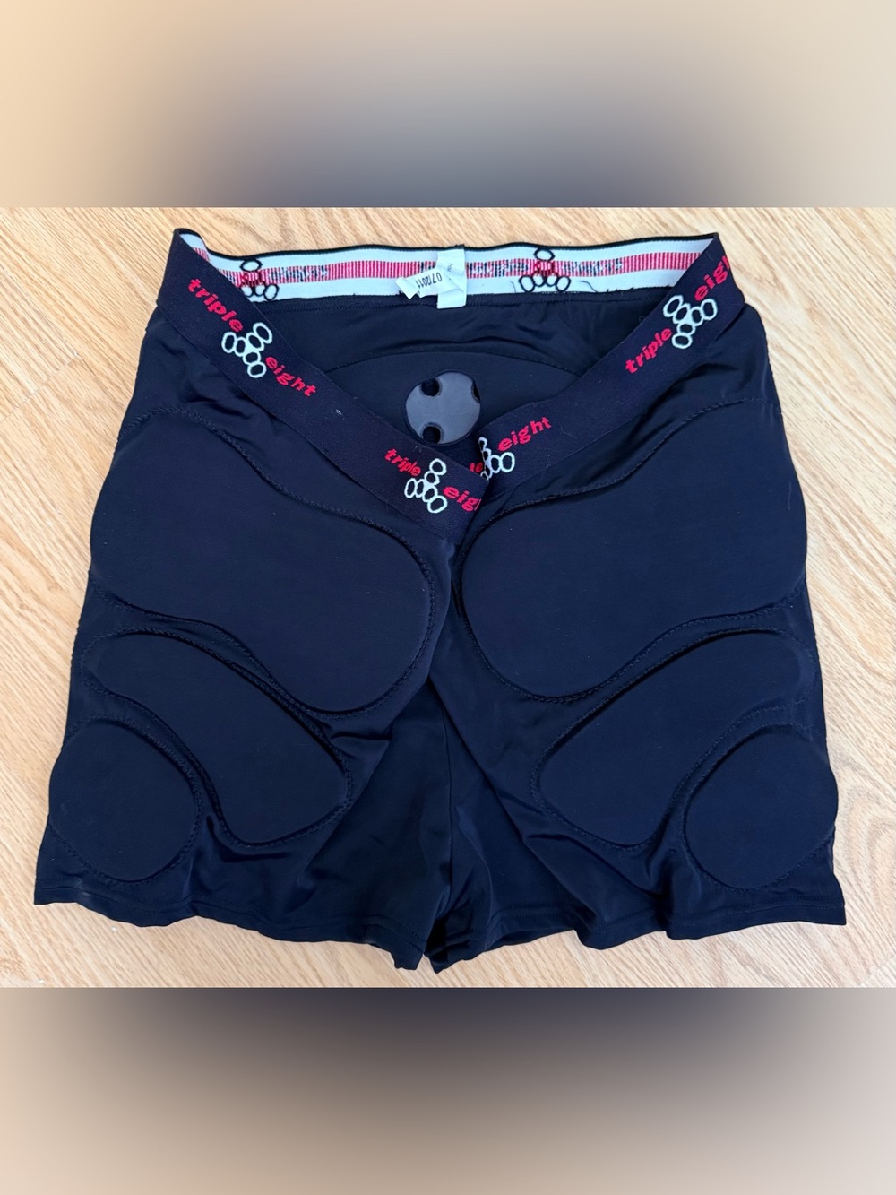 Triple Eight Bumsaver Hip Pad Shorts Adult X-Large Black Padded Skate, Ski Gear